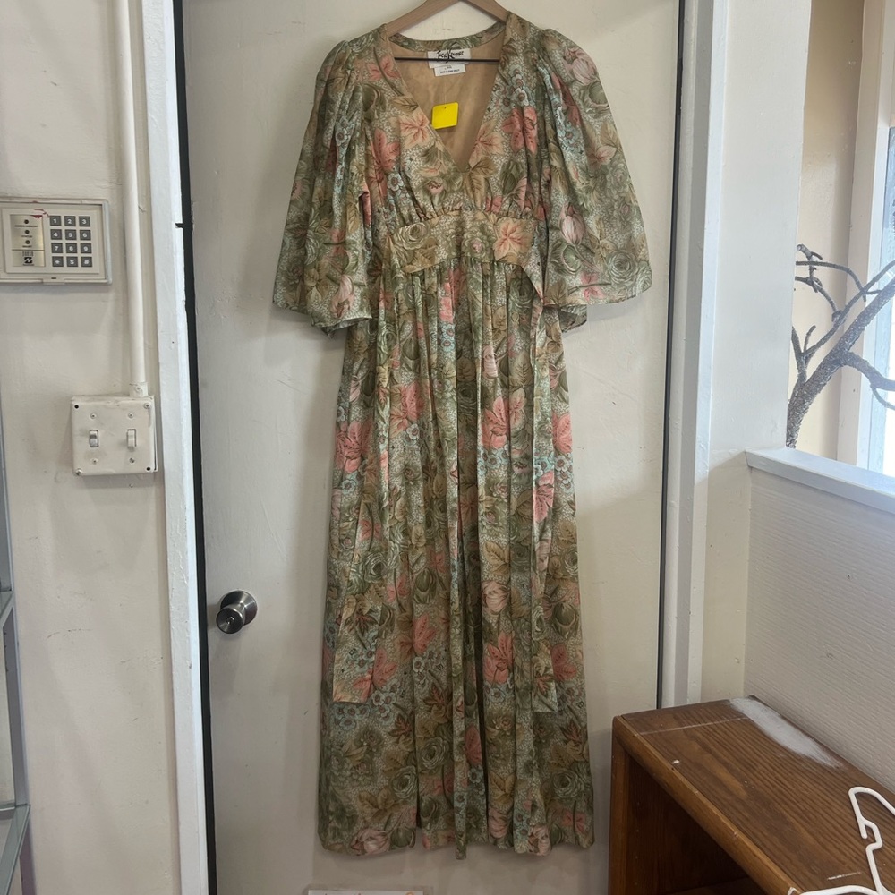 Vintage 1970s rare floral dress